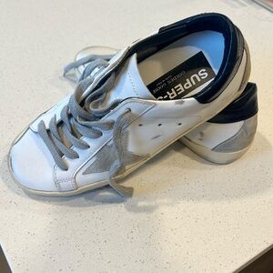Golden goose’s great condition navy blue and white with silver star